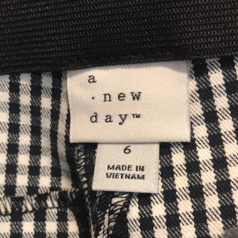 NEW A New Day‎ Gingham Skinny Ankle Pant. 6
